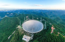 China's FAST telescope detects extragalactic neutral hydrogen for dark matter study
