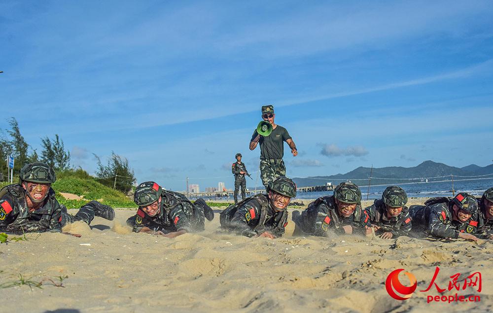 Special operations soldiers conduct limitation training in S China’s Guangdong