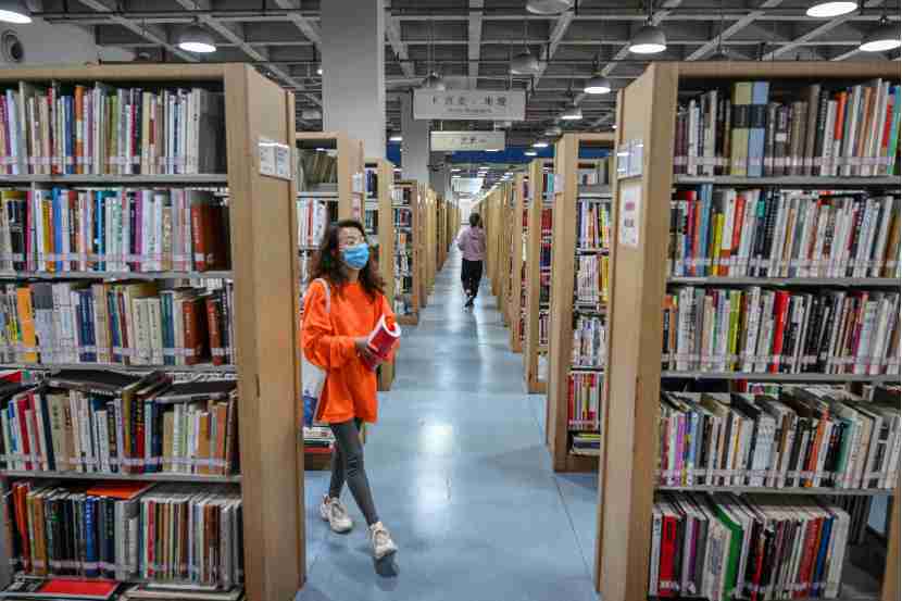 Migrant worker's farewell letter to library finds him new job