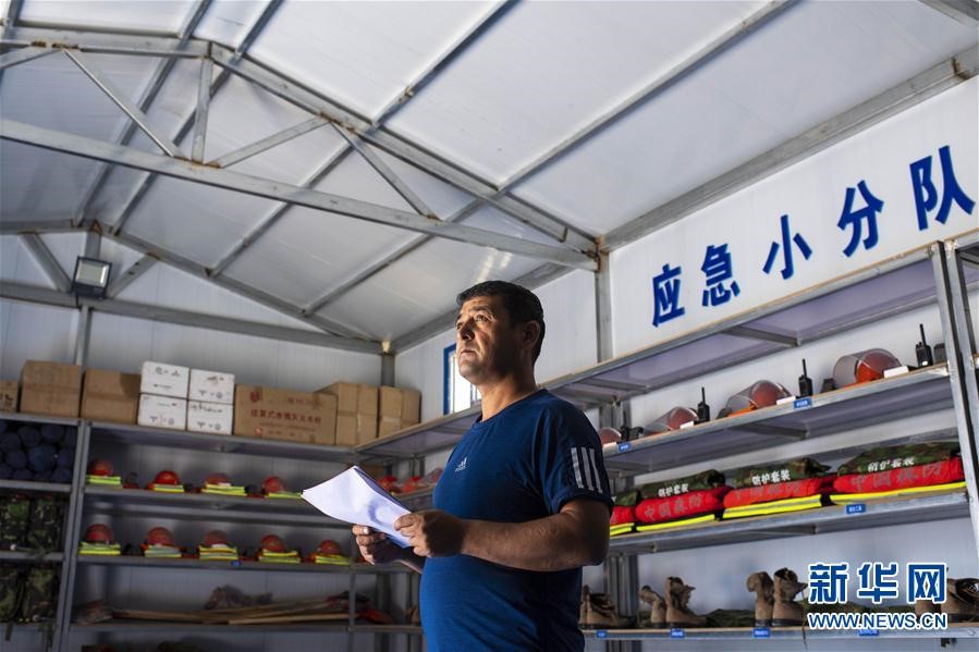 Ranger patrols Ebi Lake in NW China’s Xinjiang, witnesses ecological improvement