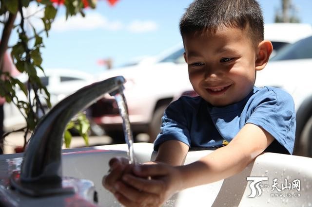 All impoverished households in Xinjiang connected to safe tap supplies