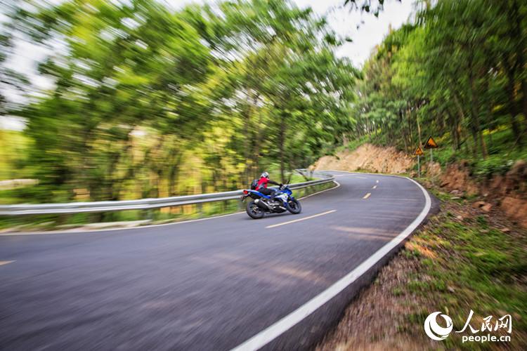 Zigzag mountain road with 38 curves becomes internet sensation