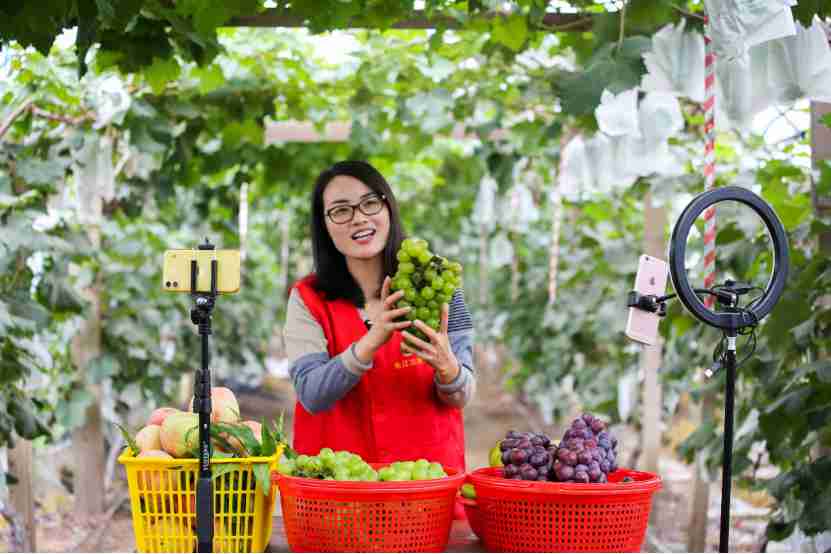 What helps live-stream hosts sell more products?