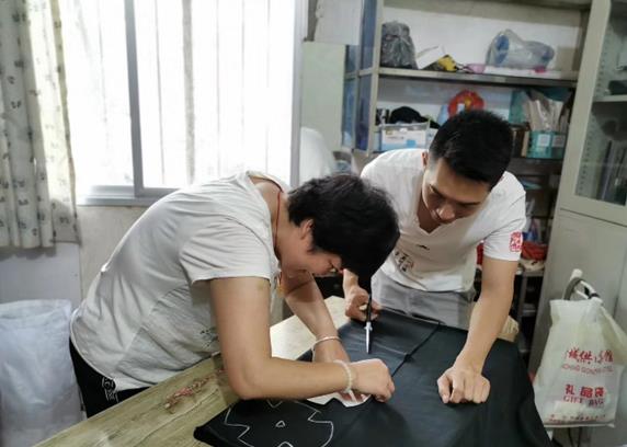 Zhuang brocade helps county in S China’s Guangxi boost people’s incomes