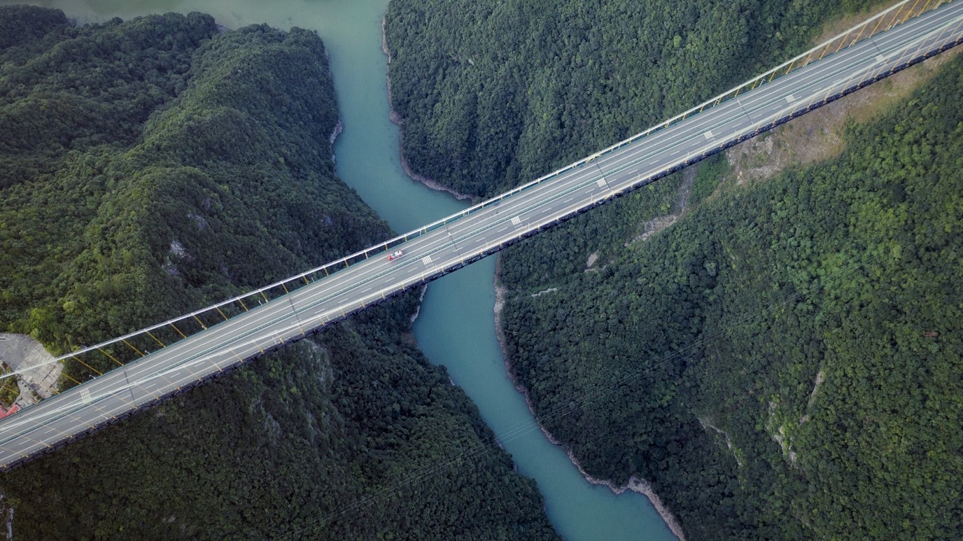 Aerial view of Siduhe Bridge on Shanghai-Chongqing Highway in central China's Hubei