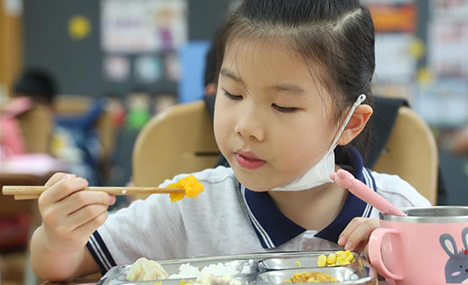 Schools cultivate children's awareness of treasuring food