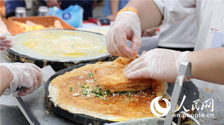 Pancake brands from home and abroad assemble for Beijing festival
