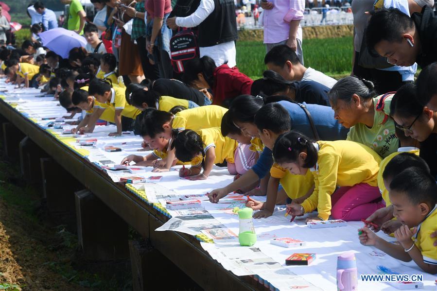 Harvest festival held to welcome China's National Day holiday in E China village