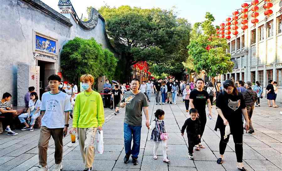 China sees tourism boom during Golden Week holiday