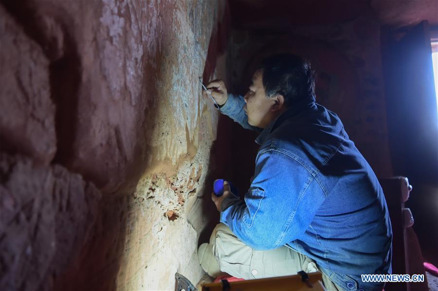 Restoration on 10 grottoes with frescoes in Inner Mongolia complete