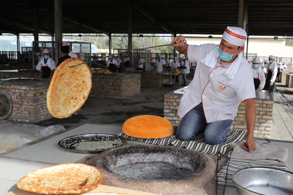 Xinjiang-style bread production changes the lives of people in Jiashi county