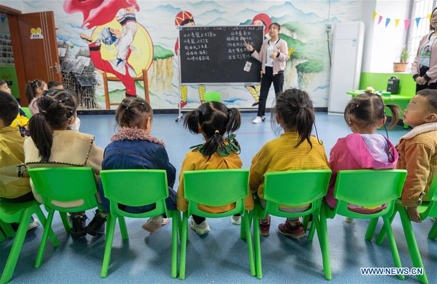 Children with disabilities attend rehabilitation course in Hunan
