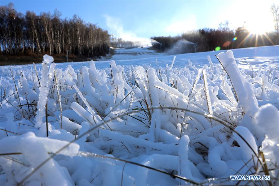 Ski fields in Hebei getting ready for skiing season as temperature drops