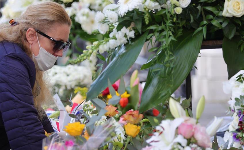  People pay tribute to victims of knife attack in Nice, France