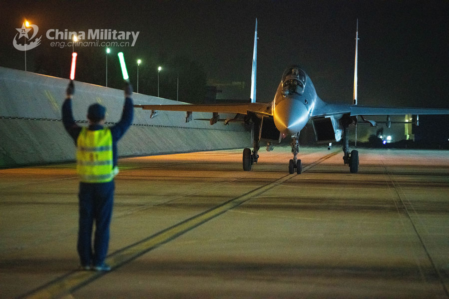 Air Force regiment conduct round-the-clock flight training