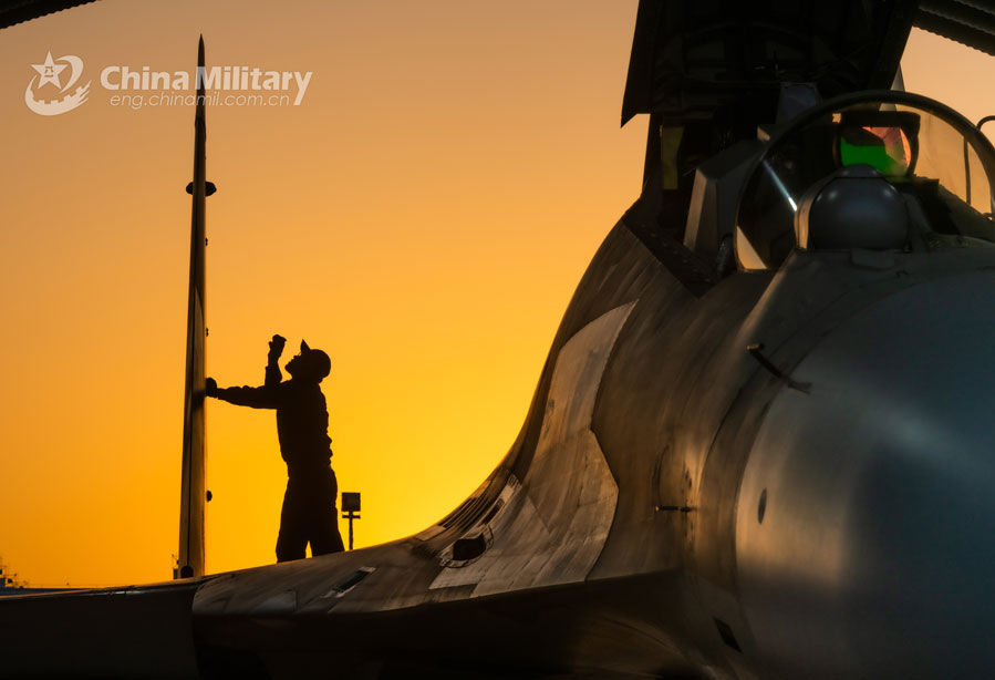 Air Force regiment conduct round-the-clock flight training