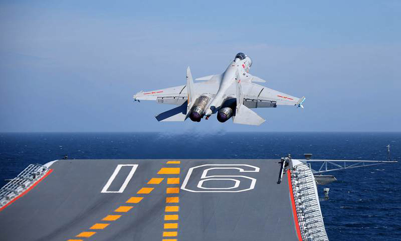 Aircraft carrier Liaoning embarks on voyage, sets fighter jet pilot training history