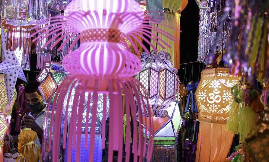 Hindu festival of lights celebrated in Mumbai, India