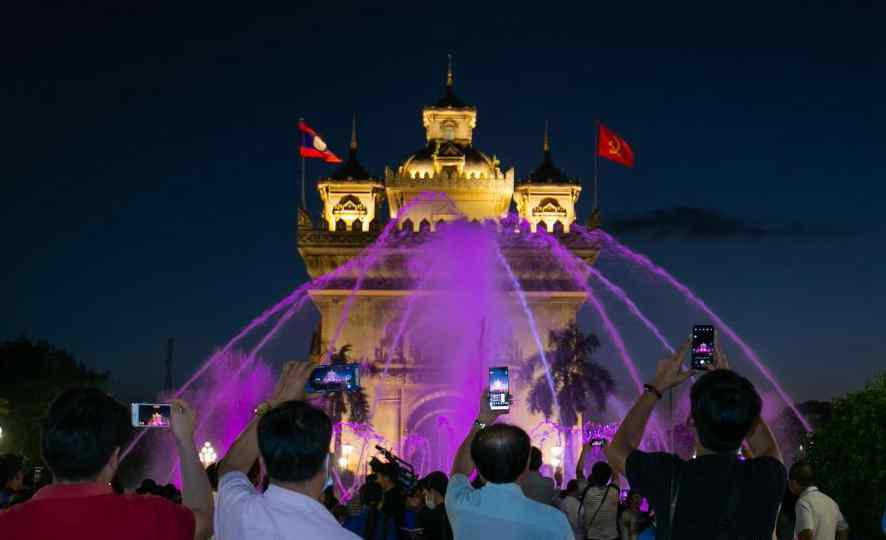 China-aided Lao capital downtown's lighting system launched