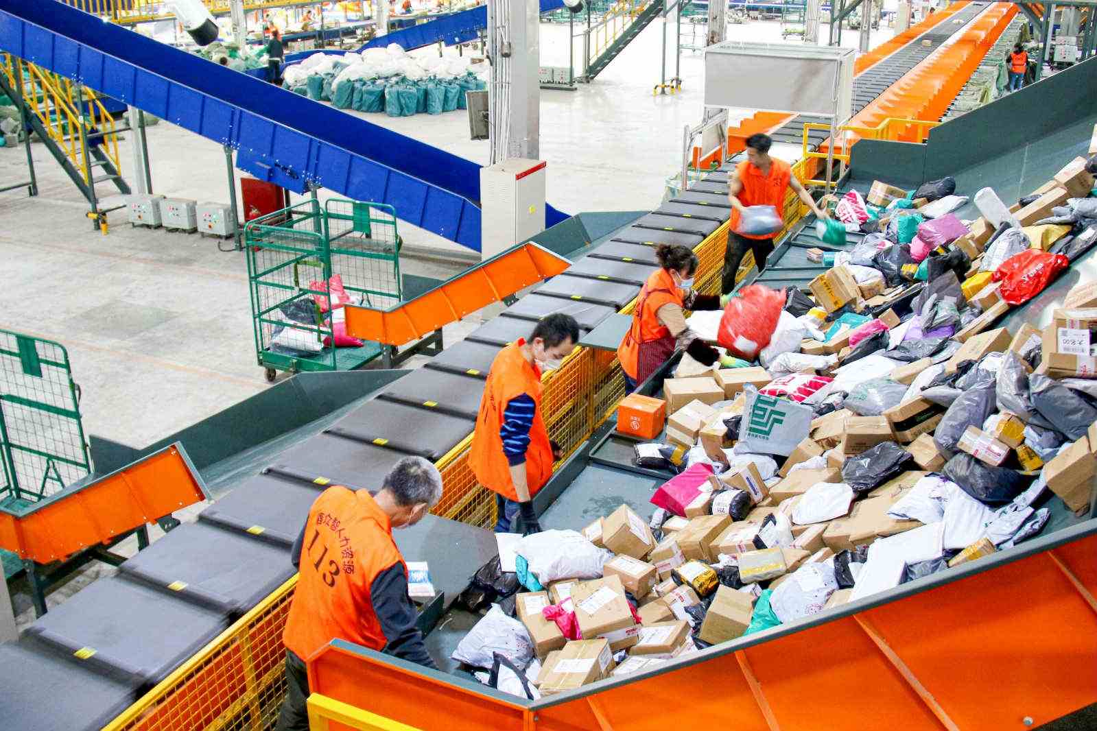 China handles over 70 billion parcels this year