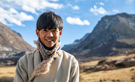 Pic story: 20-year-old Tibetan herder becomes internet celebrity