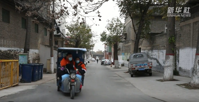 Armless delivery man and his paralyzed wife work together on express deliveries