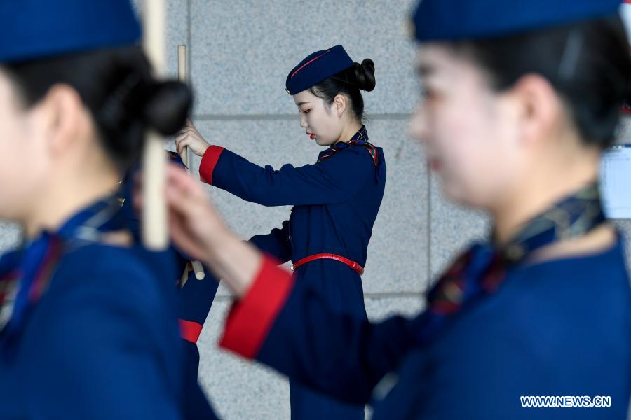 Train crew members attend etiquette training in Ningxia