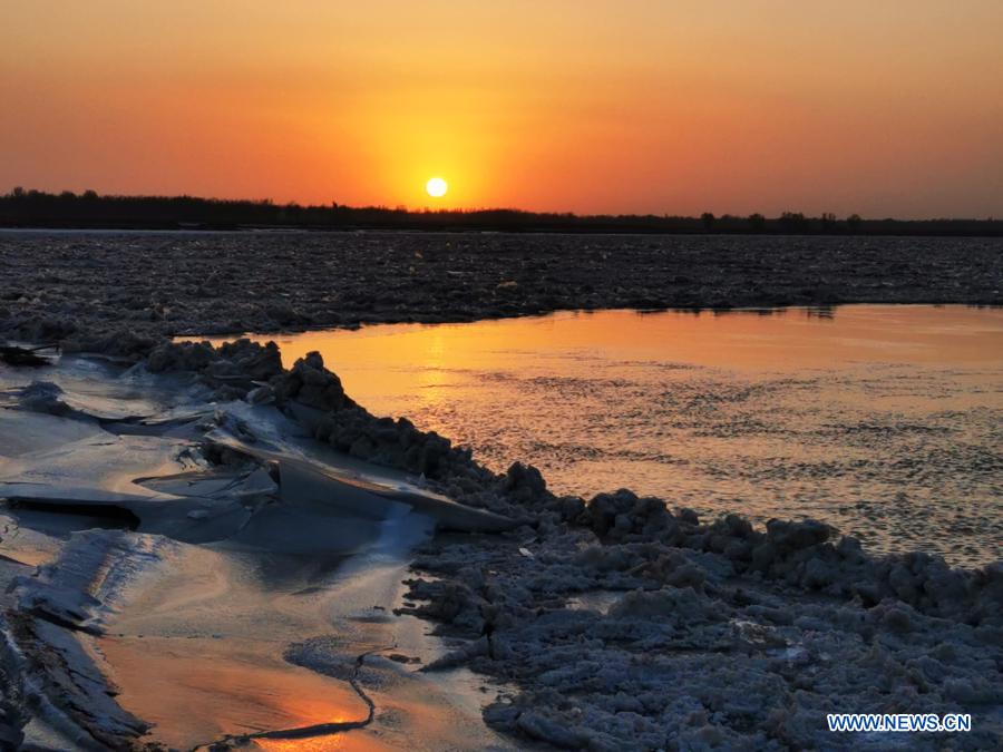 Winter scenery of Yellow River's middle reaches in Dalad Banner, N China