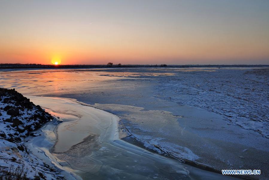 Winter scenery of Yellow River's middle reaches in Dalad Banner, N China