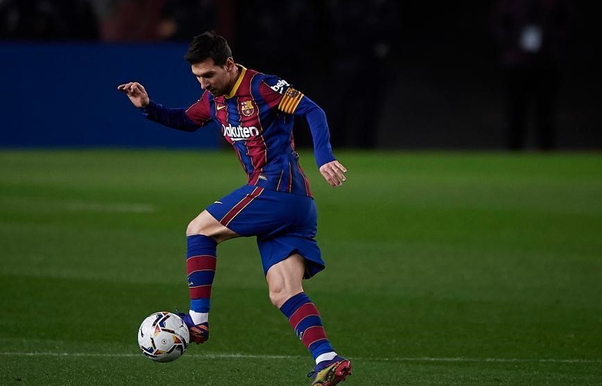 Real Sociedad go back on top after Real Madrid win derby and Barca beat Levante