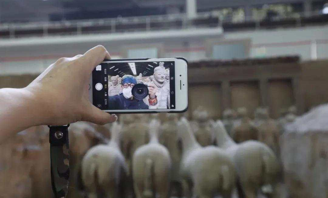 Meet the photographer who takes pictures for Terracotta warriors