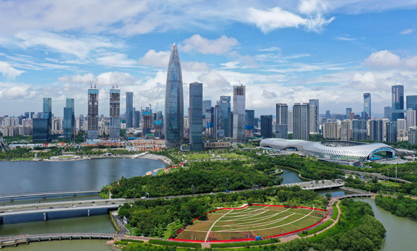 Key meeting sums up China's experience in developing economy amid severe challenges