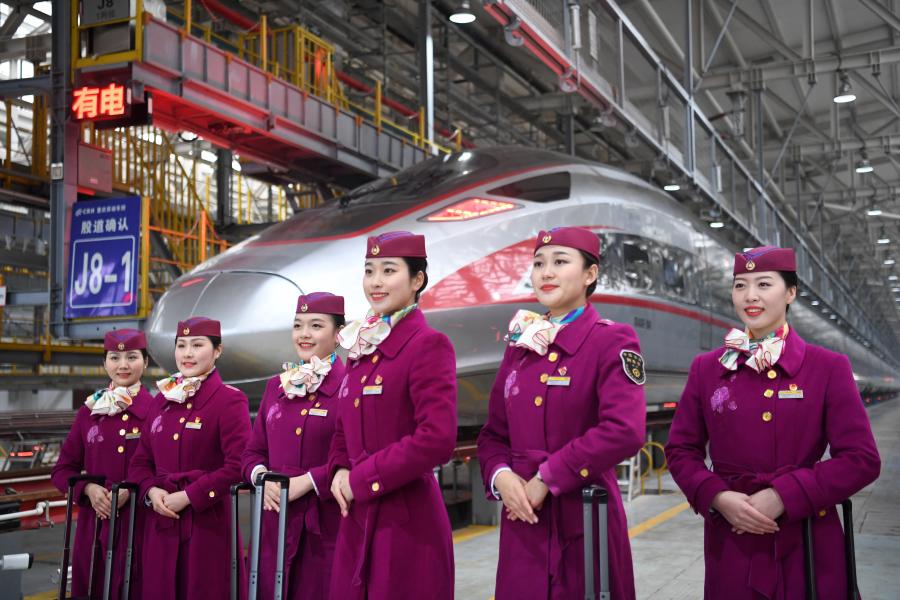 Fuxing bullet train CR400AF makes debut in Chongqing