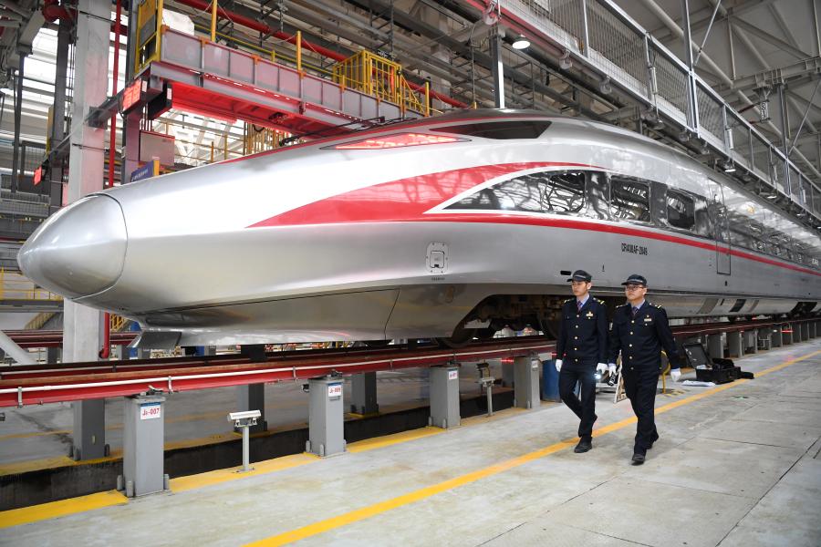 Fuxing bullet train CR400AF makes debut in Chongqing