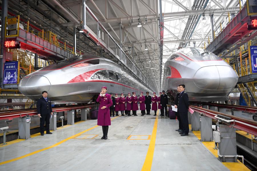 Fuxing bullet train CR400AF makes debut in Chongqing