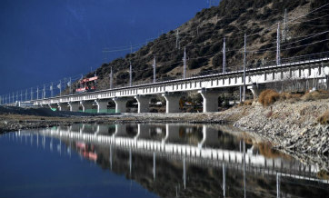 Track-laying completed for Lhasa-Nyingchi railway in Tibet"