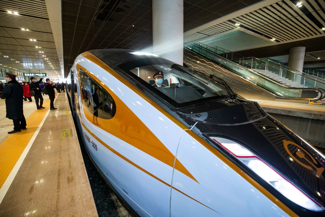 High-speed railway helps push economic development of NW China