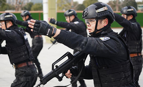 Activities held to celebrate upcoming Chinese people's police day