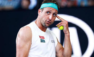 Australian Open faces big names' positive COVID-19 tests