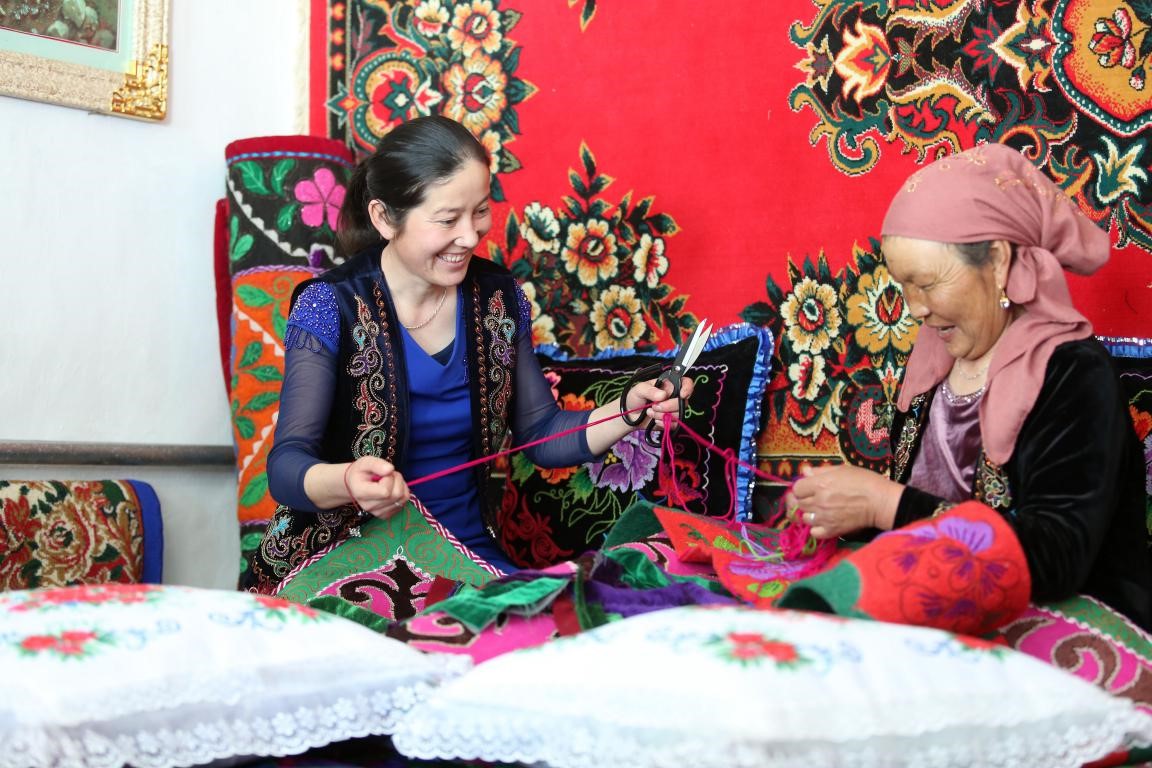 China's Xinjiang secures prominent achievements in poverty alleviation