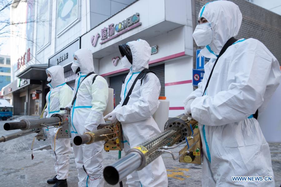 Volunteers carry out disinfection tasks in Suihua, Heilongjiang
