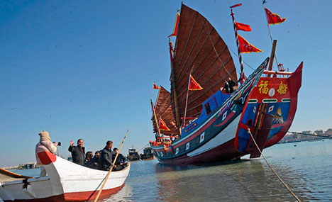 Full-size replica of ancient Chinese boat completes sea trial