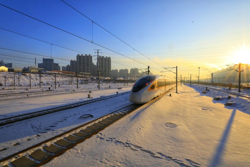 Length of China's high speed rail lines doubles in past five years