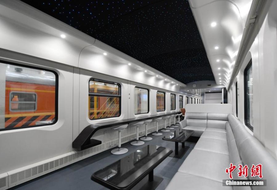 Take a look at panda-themed train in southwest China