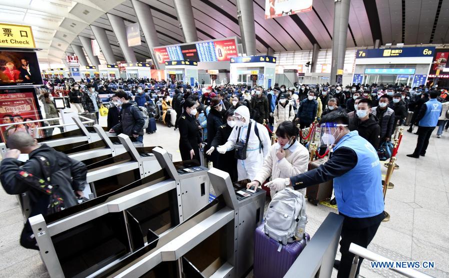 Beijing carries out COVID-19 prevention measures at railway station