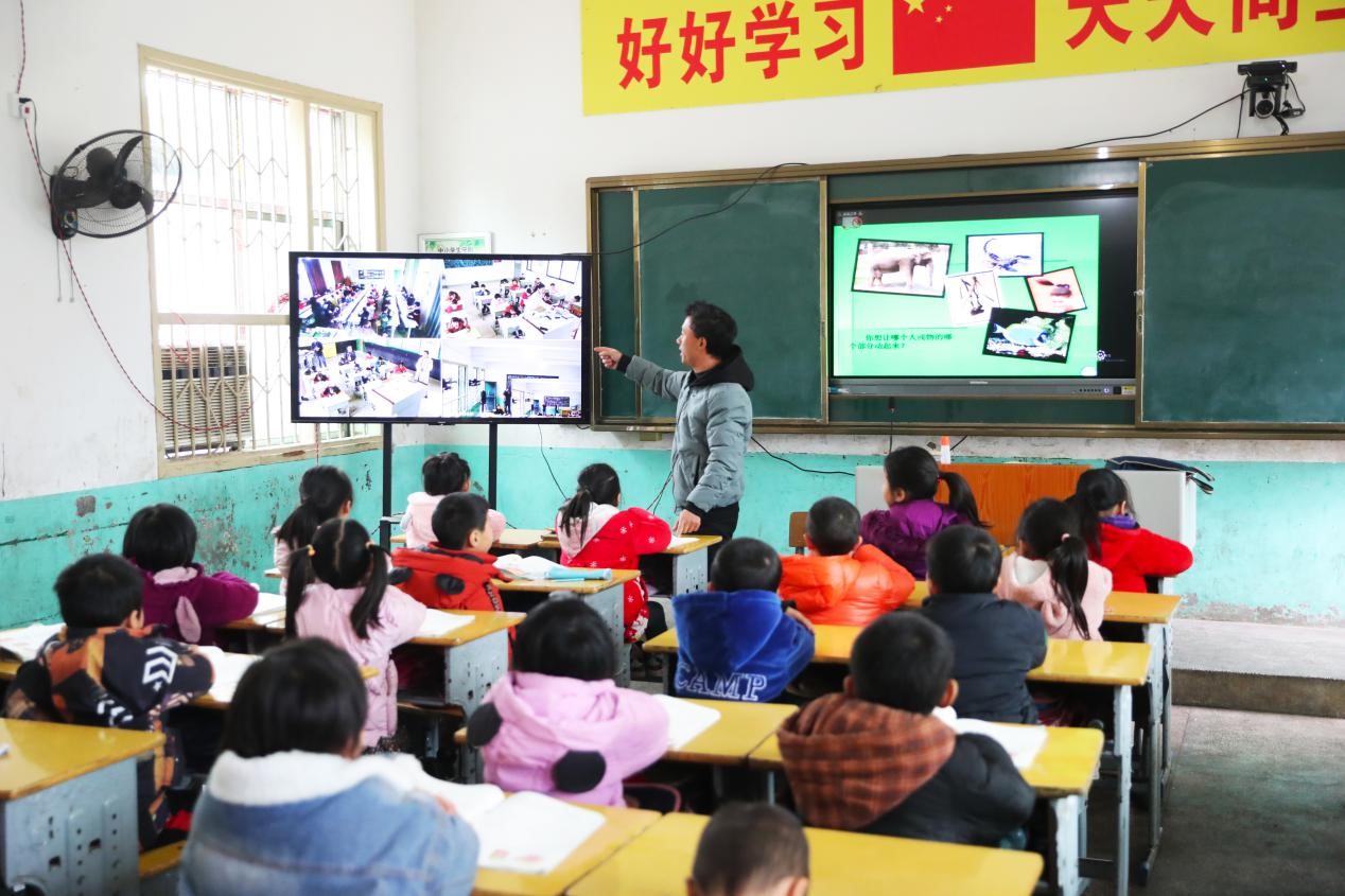 Over 98 percent of once-impoverished villages in China have access to broadband
