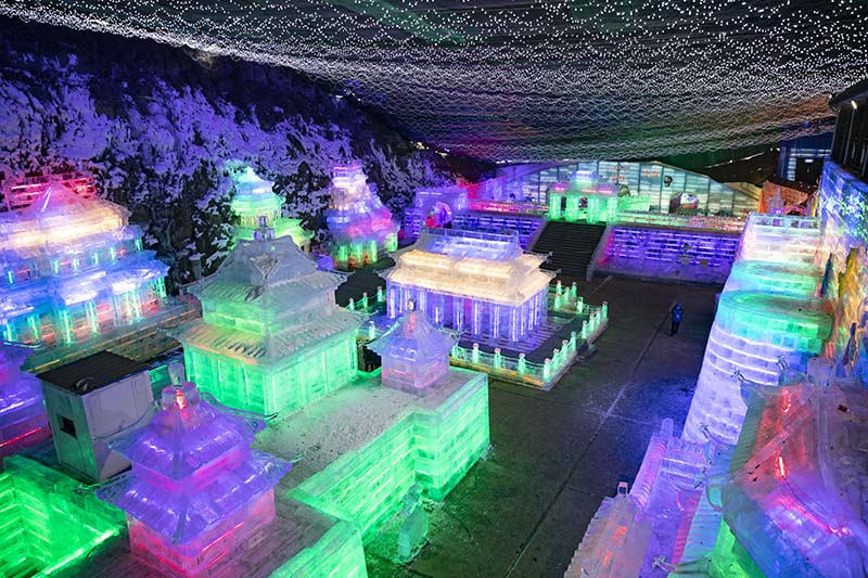 Winter Olympics theme shines at Ice Lantern Festival in Beijing