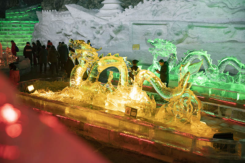 Winter Olympics theme shines at Ice Lantern Festival in Beijing