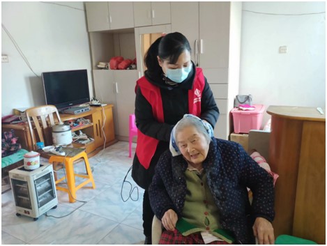 Grassroots NPC deputy Yu Mei endeavors to turn community into warm home for residents