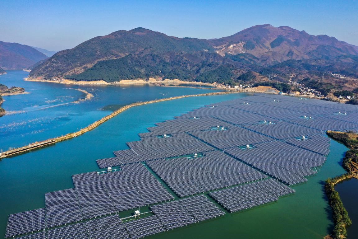 China's newly installed PV capacity up 60 percent from a year ago